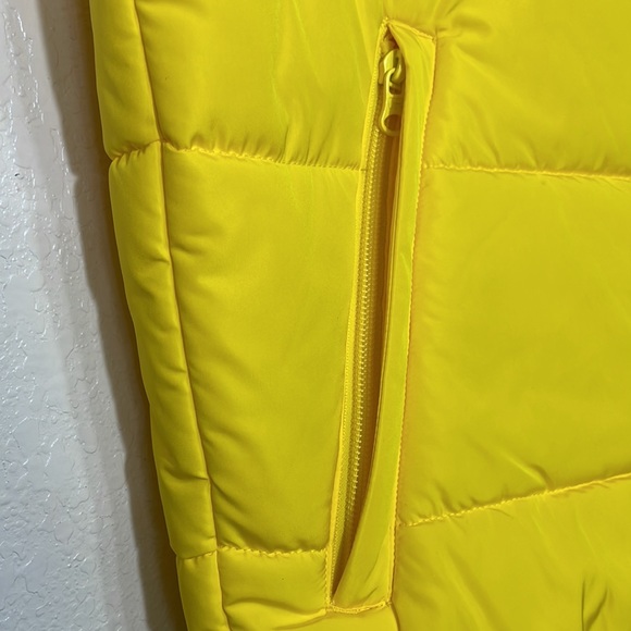 Vans yellow puffer vest rapper Tierra Whack Weird Hype and Creative Kids - Picture 8 of 15